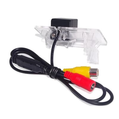 Camera video auto dedicata pentru mersul cu spatele compatibila cu VW New Passat 2011-2013/Toureg2013/Skoda Yeti/Skoda Octavia