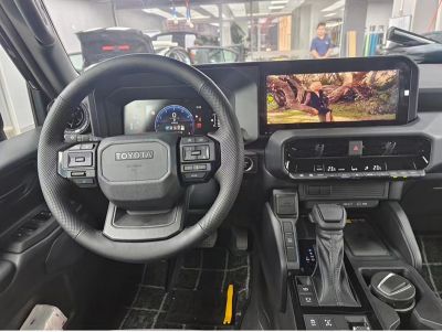 Navigație Toyota LC250, 12.3 inci, 8GB ram, 128GB stocare