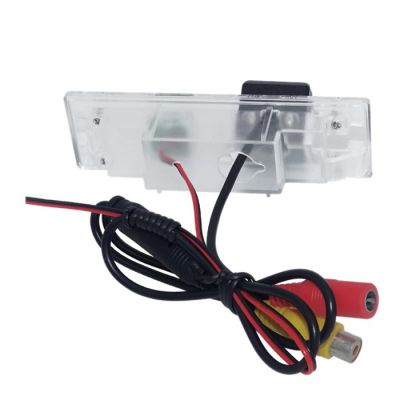 Camera video auto dedicata pentru mersul cu spatele compatibila cu BMW 120i unghi 150 de grade night vision 0 lux U2